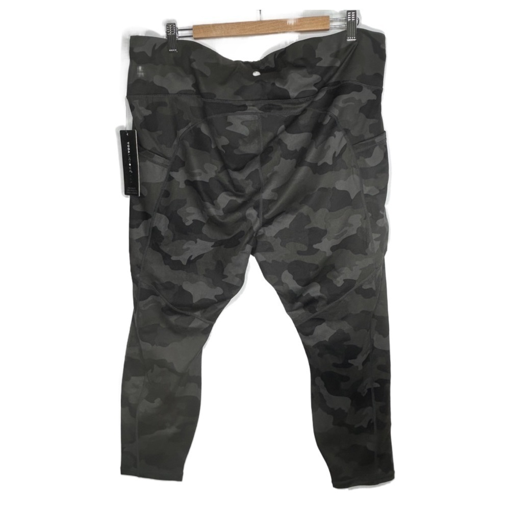 NWT Yogalicious  Lux 7/8 Camo legging 2X - Picture 2 of 10